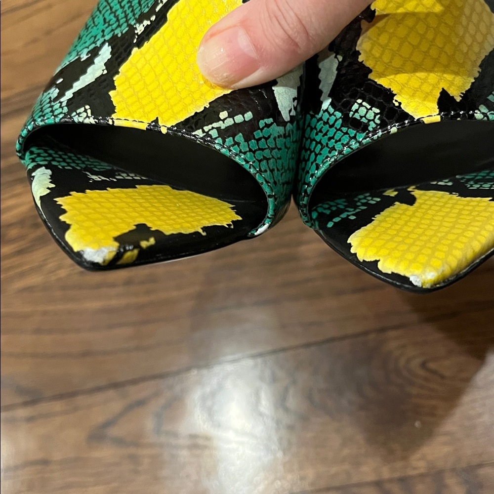 Tony Bianco Vibrant Snake Print Heels 7.5 - Picture 3 of 5
